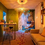 Oiqia • Bali